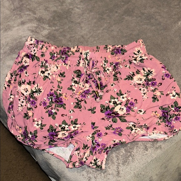 Pink Republic Floral Patterned Shorts - Picture 2 of 4